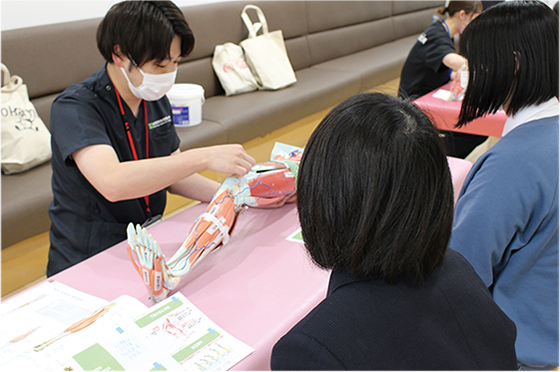 リハビリテーション学部の模擬講義の様子