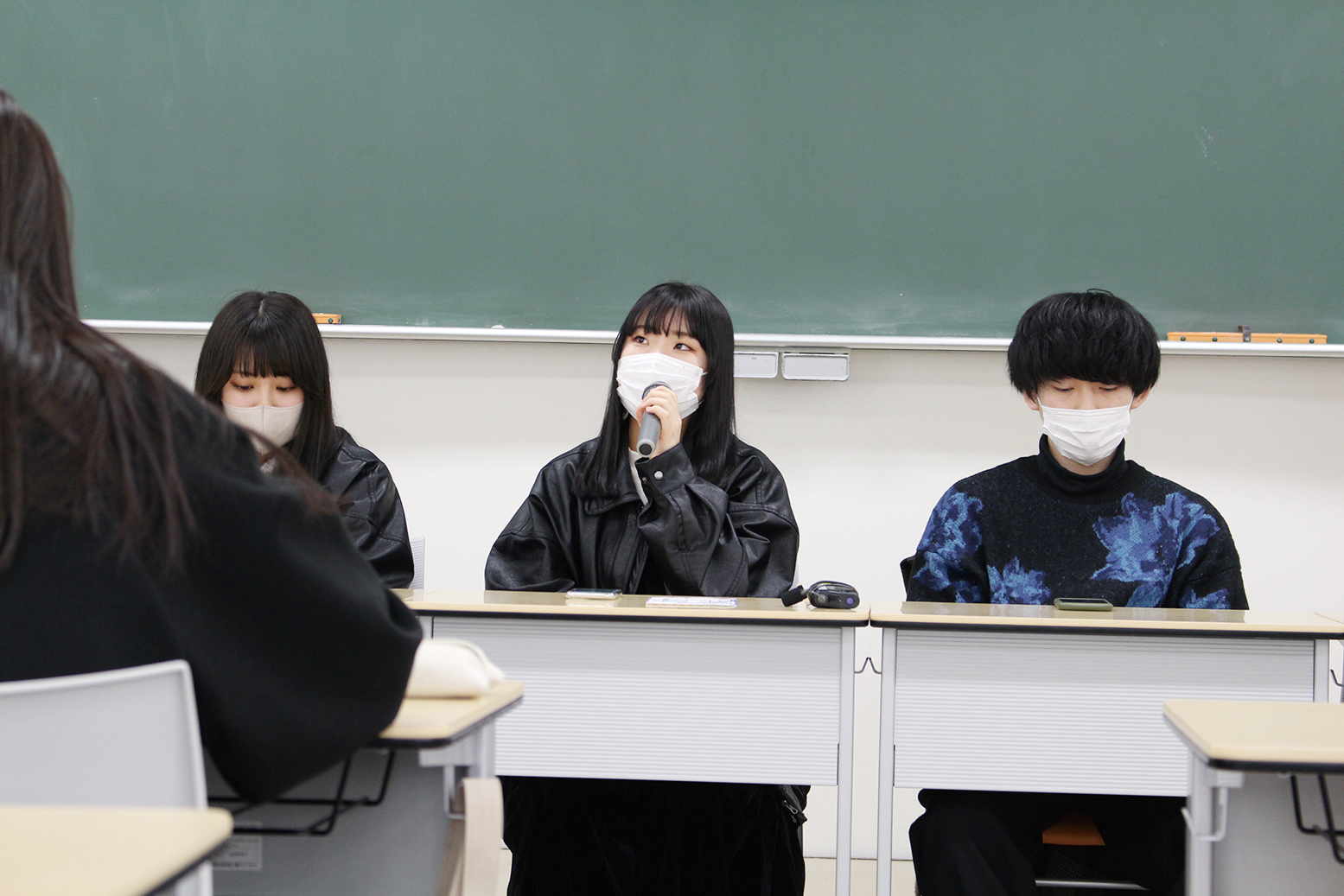 上級生による報告会</br>国家試験を終えたばかりの学生が、後輩に向けて臨地実習や国家試験に臨む心構えについてアドバイスを行い ます。